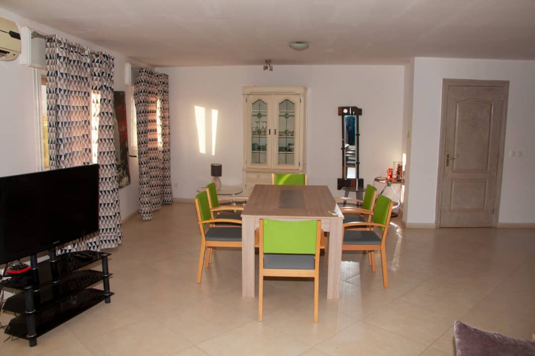 Appartement F4 Meublé