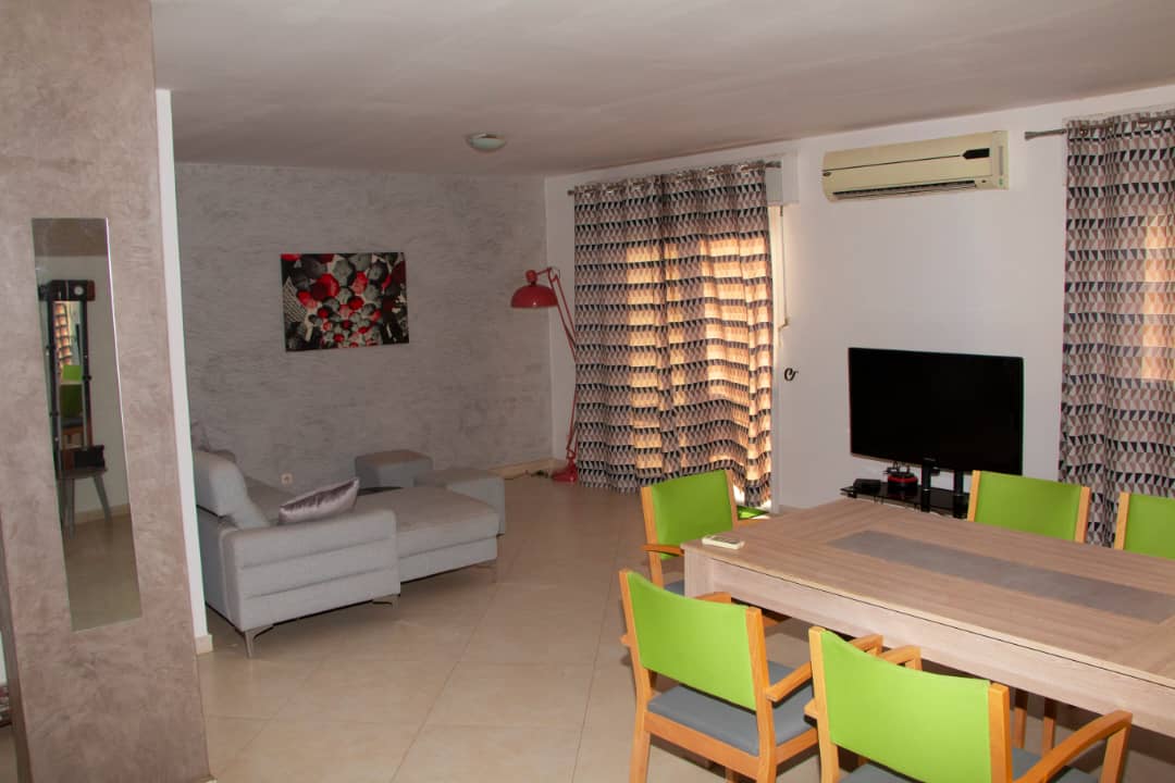 Appartement F4 Meublé