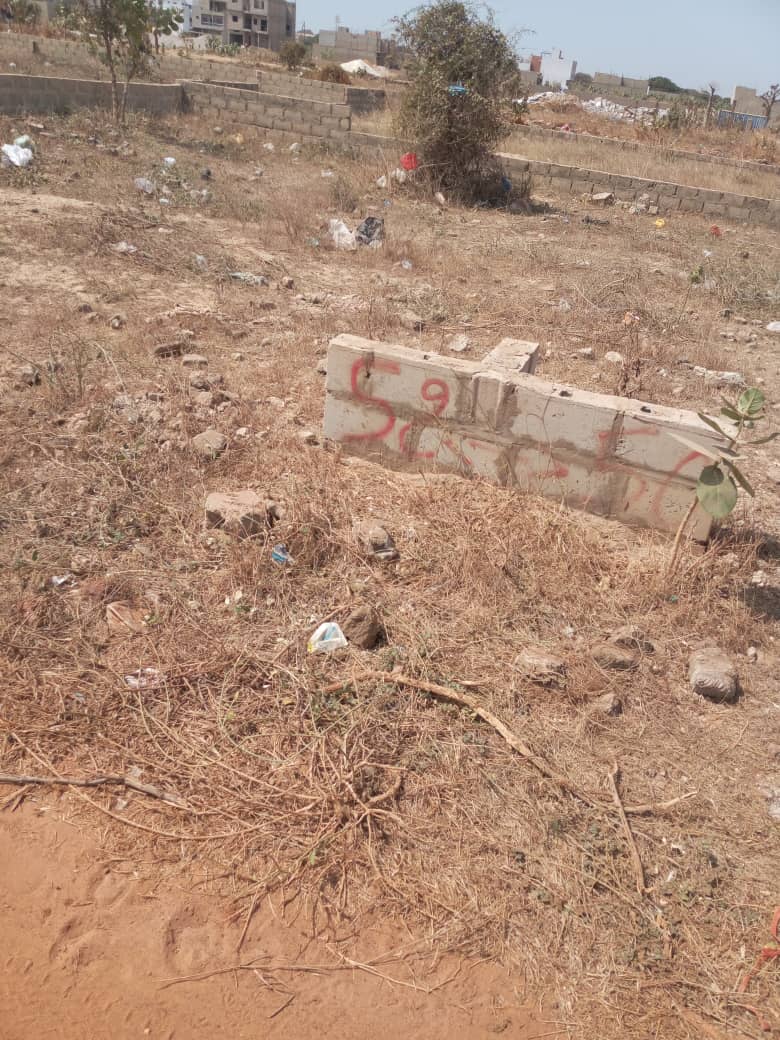 Terrain de 150 m² avec Titre Foncier