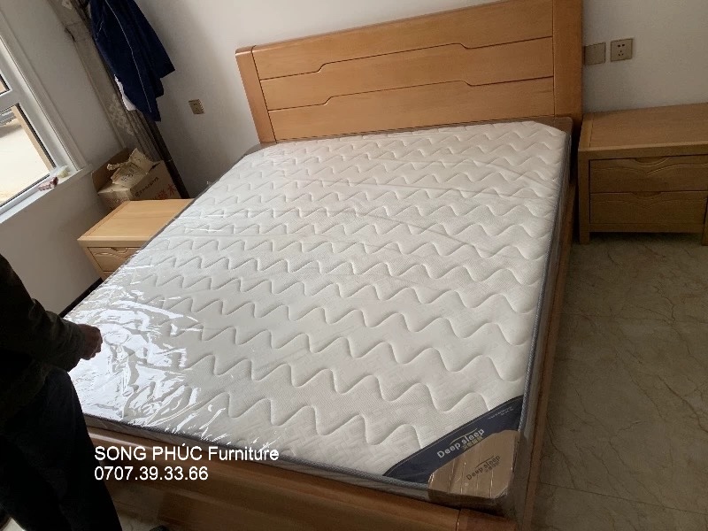 Giường Ngủ Gia Đình Gỗ Tự Nhiên Cao Cấp SP-302