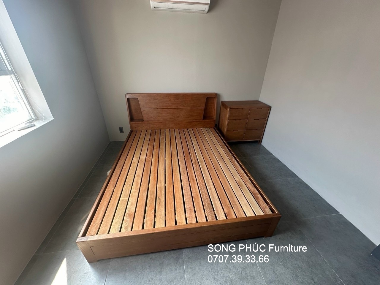 Giường Gỗ Sồi Màu Óc Chó Đẹp Sang Trọng Cao Cấp SP-306