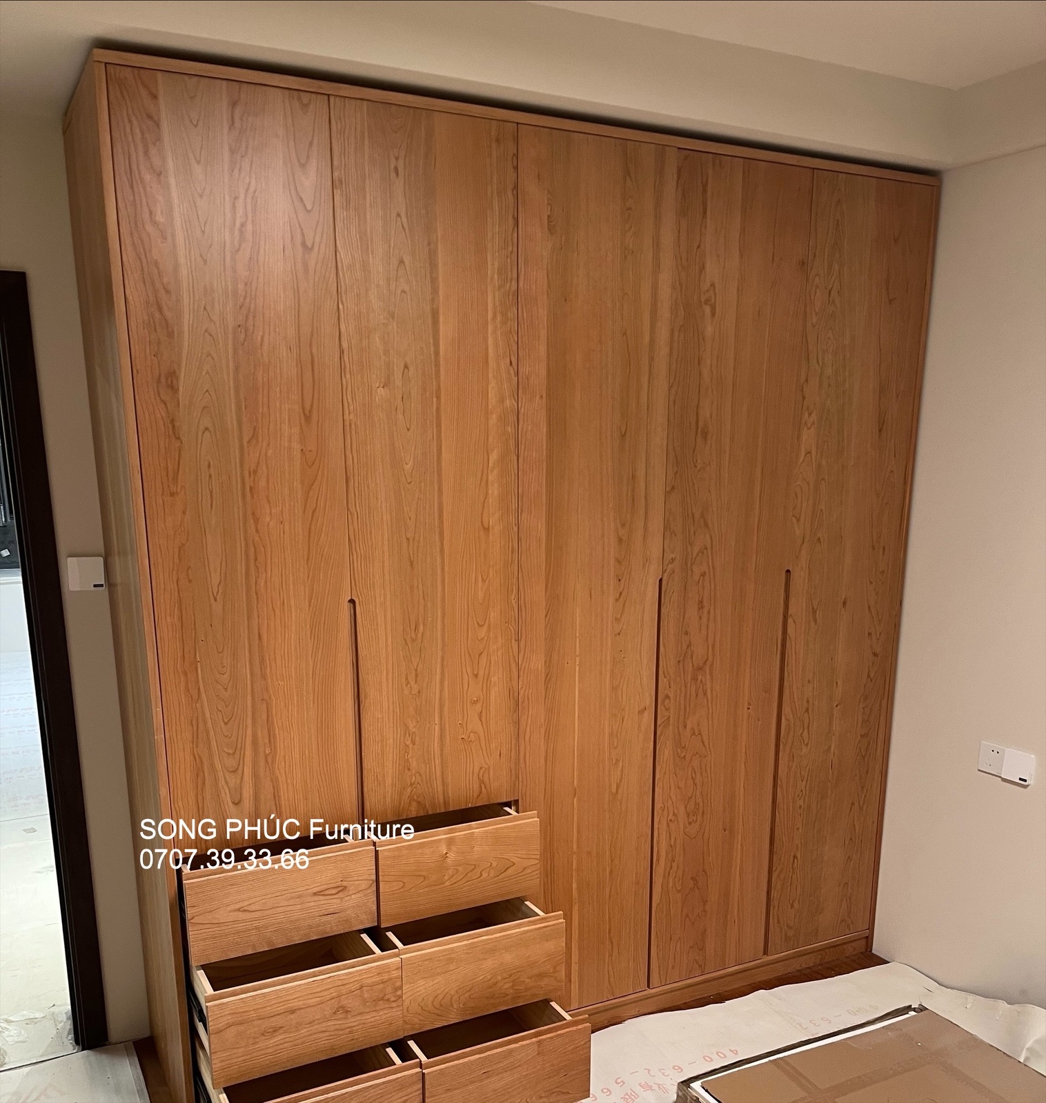 Tủ Quần Áo Gỗ Tự Nhiên Sang Trọng Cao Cấp SP-501 (3400k/m2)