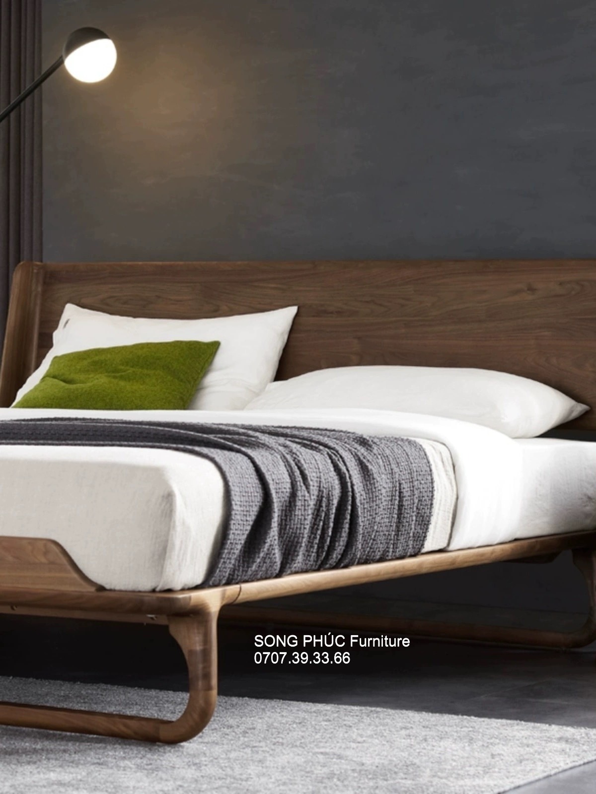 Mẫu Giường Ngủ Gỗ Tự Nhiên Màu Óc Chó Hiện Đại, Sang Trọng SP-309