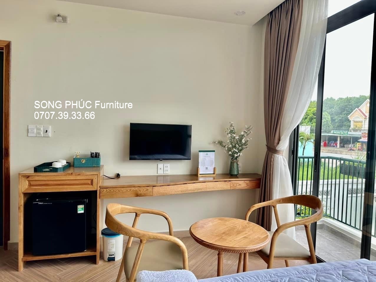 Thi Công Nội Thất Khách Sạn Gỗ Sồi Mỹ Tự Nhiên Sang Trọng, Hiện Đại.