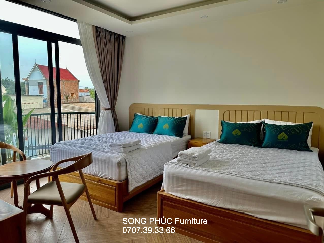 Thi Công Nội Thất Khách Sạn Gỗ Sồi Mỹ Tự Nhiên Sang Trọng, Hiện Đại.