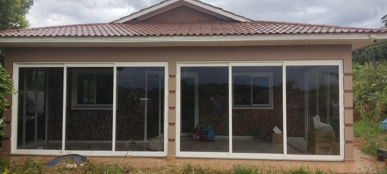 Propriedade de 10,4 hectares à beira da BR 282 em Paraíso/SC, com água mineral