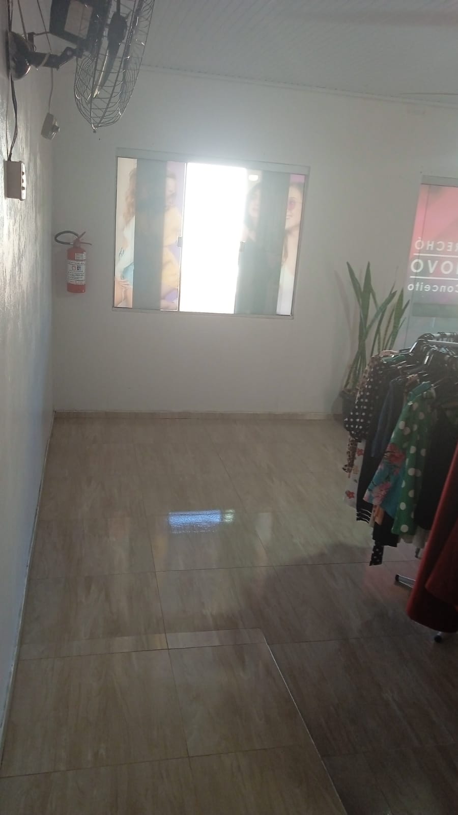 Casa na Rua Atílio Granzotto próximo ao Posto de Combustível