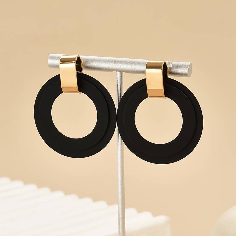 Black round  stud earrings