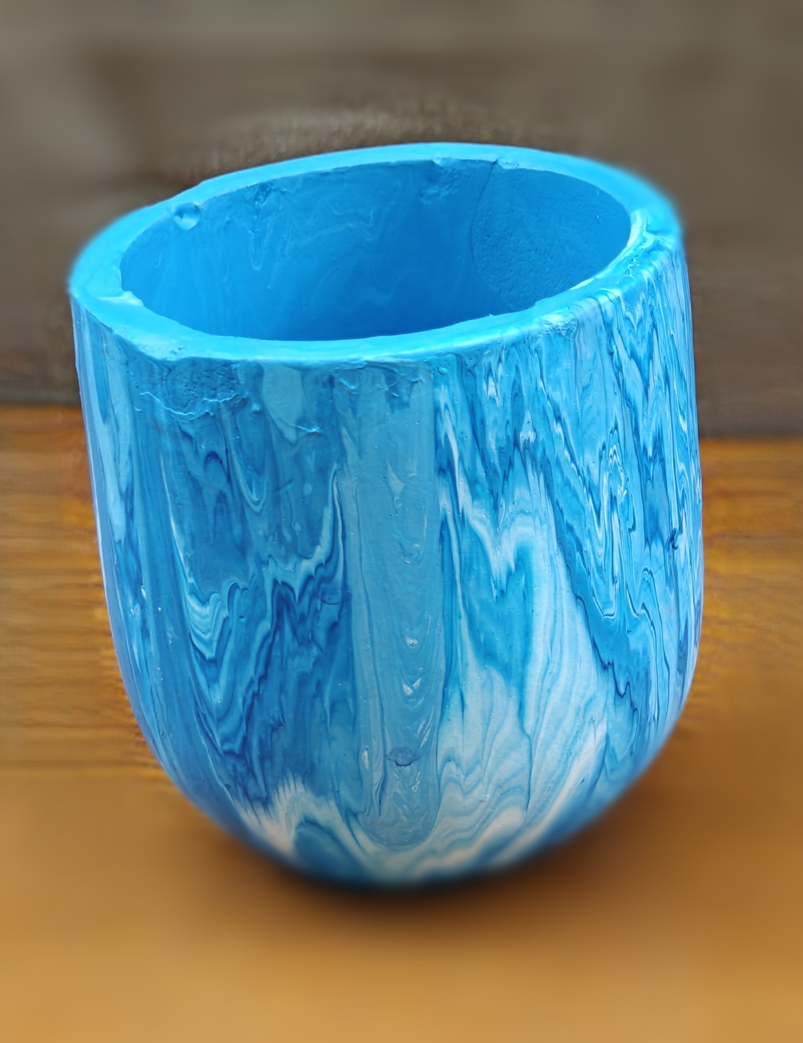 Ceramic cup decorated with in acrylic blue marble art 