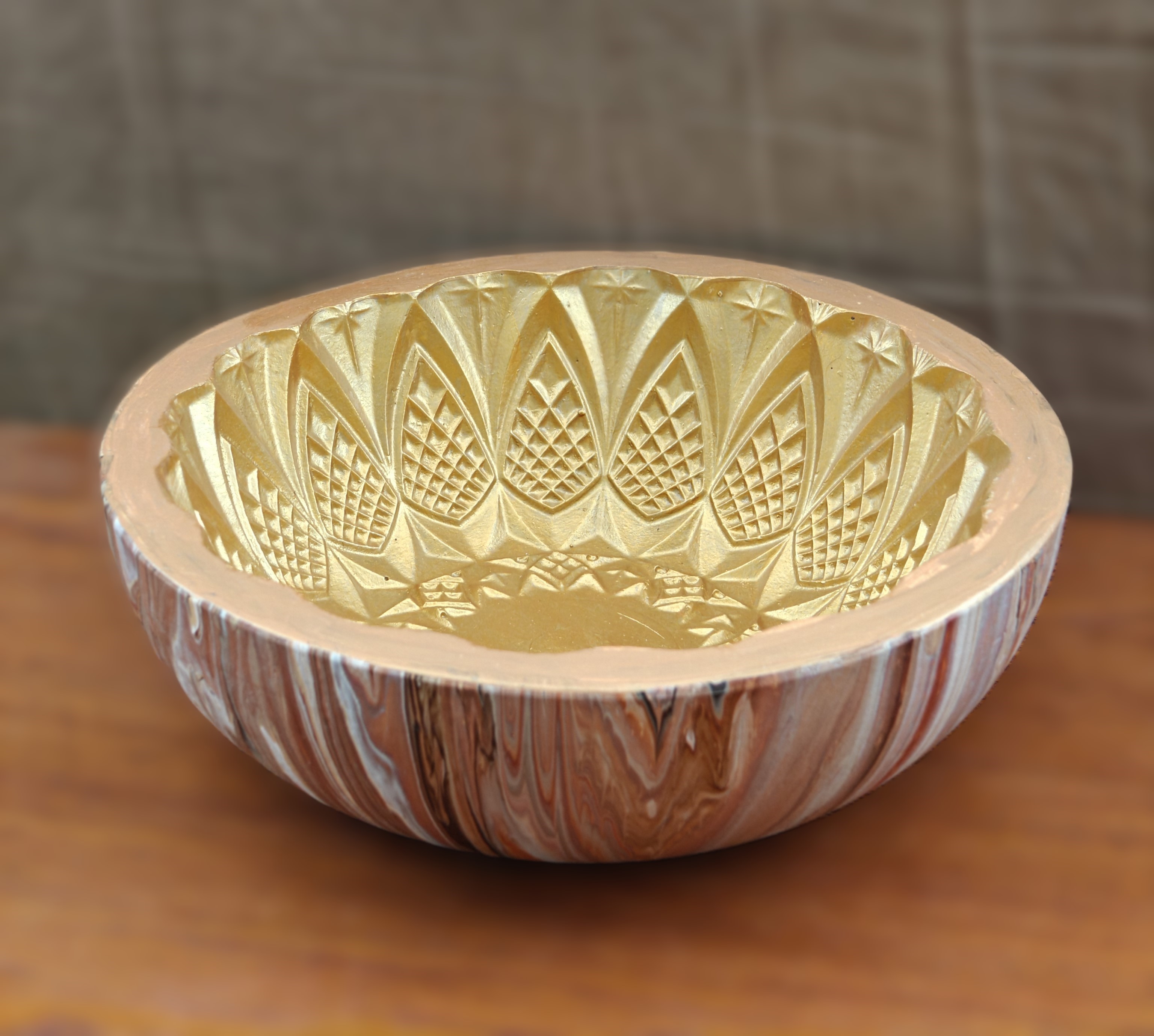 Decorative wooden bowl