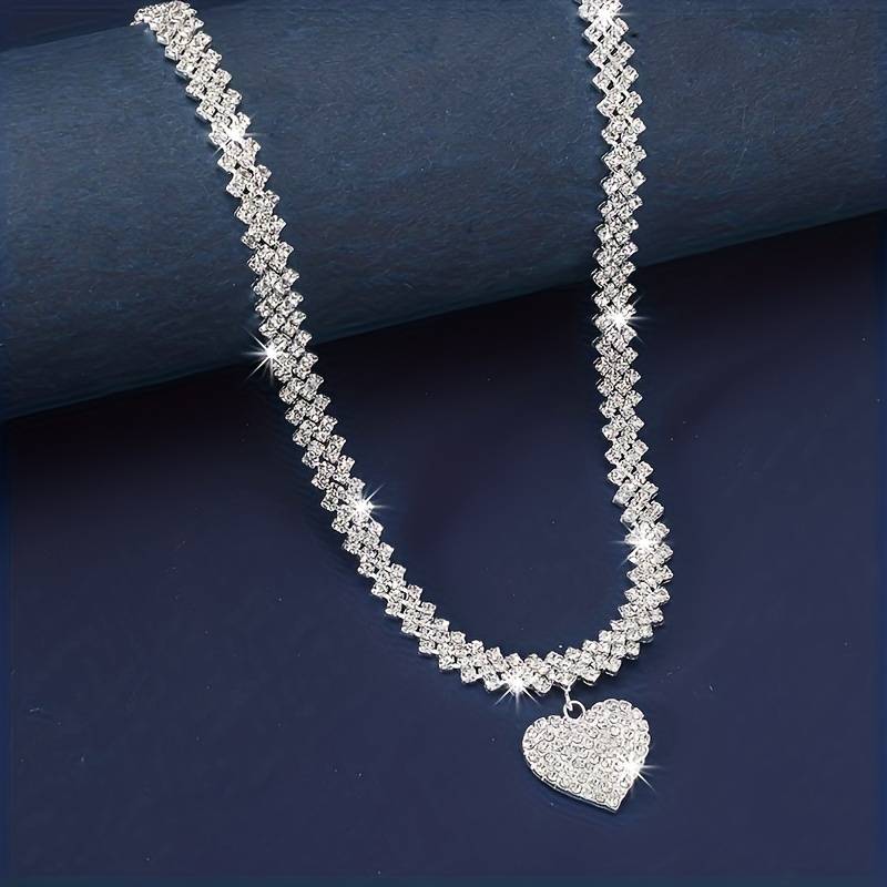 Elegant heart shaped jewelry set