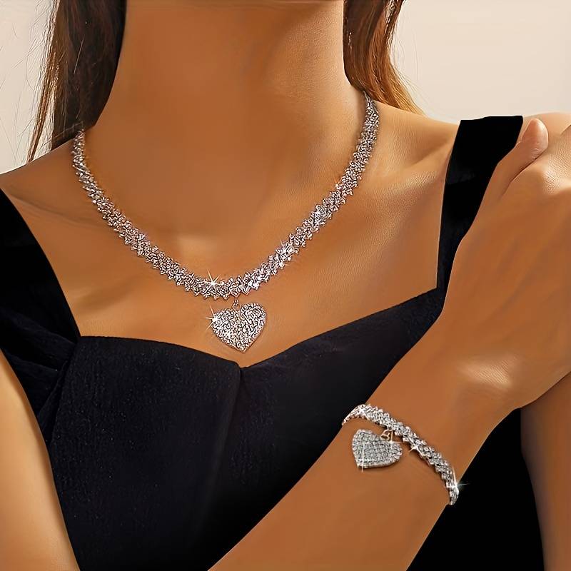 Elegant heart shaped jewelry set