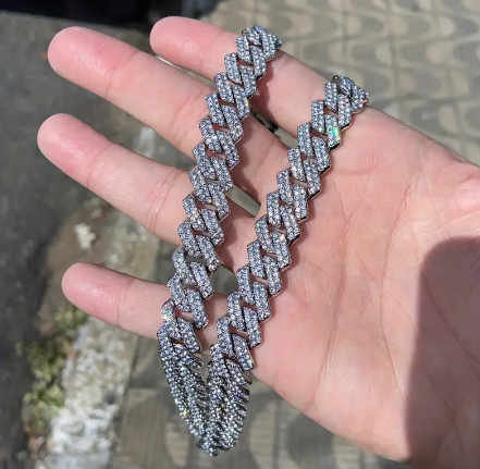 Luxurious 16mm Iced-Out Cuban Link Necklace - Gleaming Artificial Diamonds - Bold Hip Hop Accessory for Men