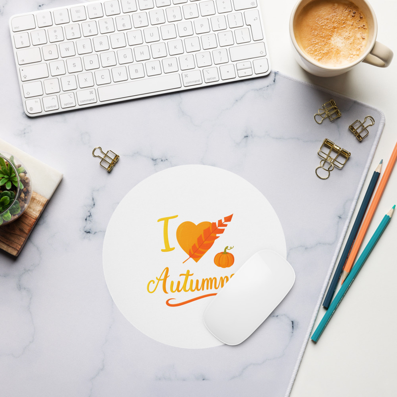 “I Love Autumn” Round Mouse Pad