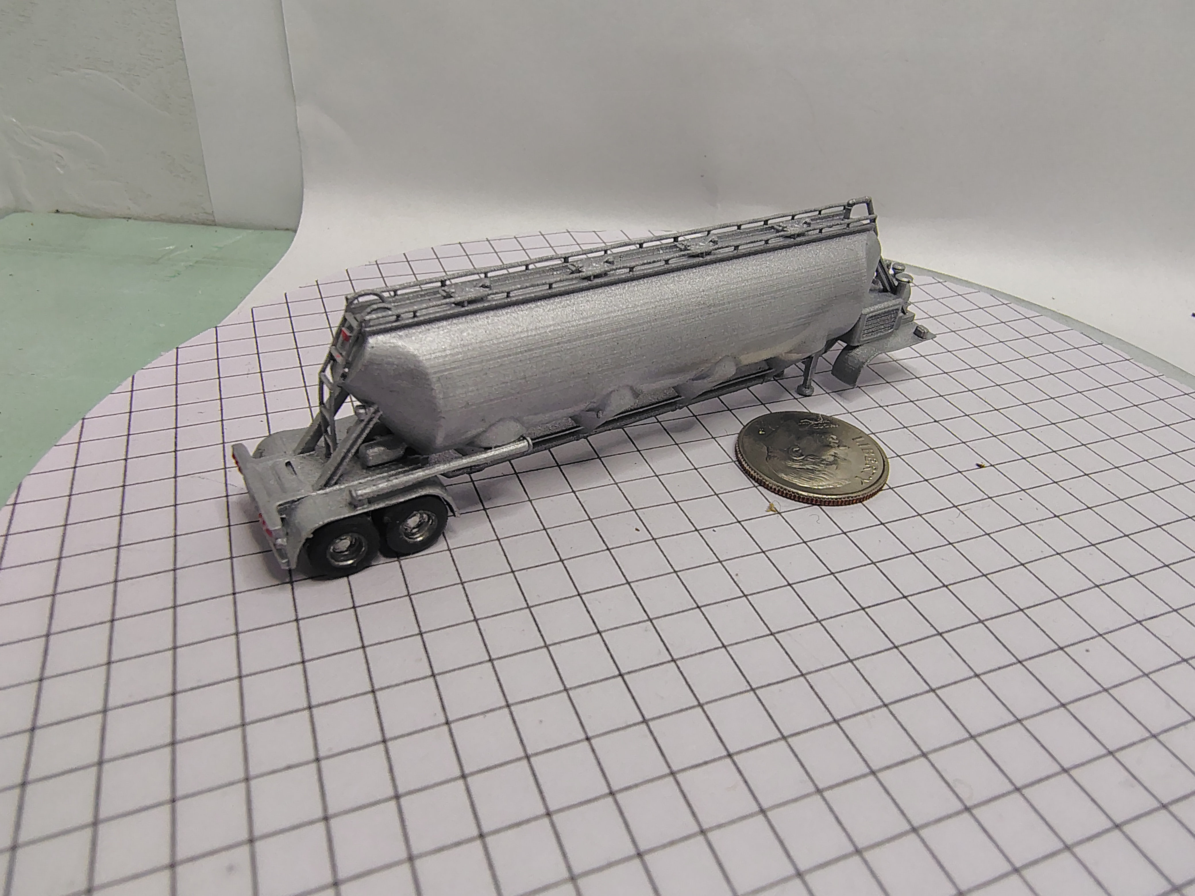 N Scale 4 Bay Dry Bulk Trailer
