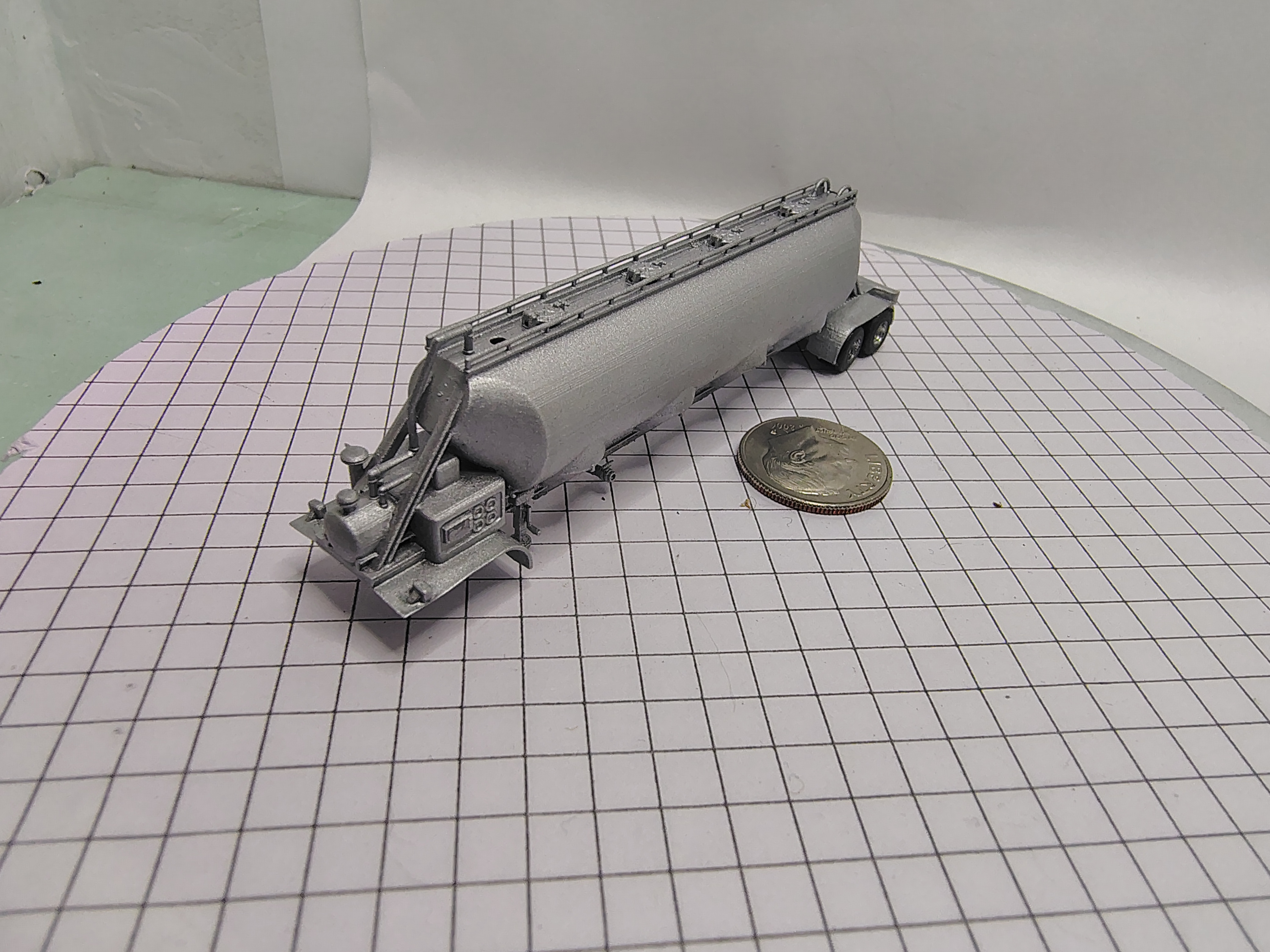 N Scale 4 Bay Dry Bulk Trailer