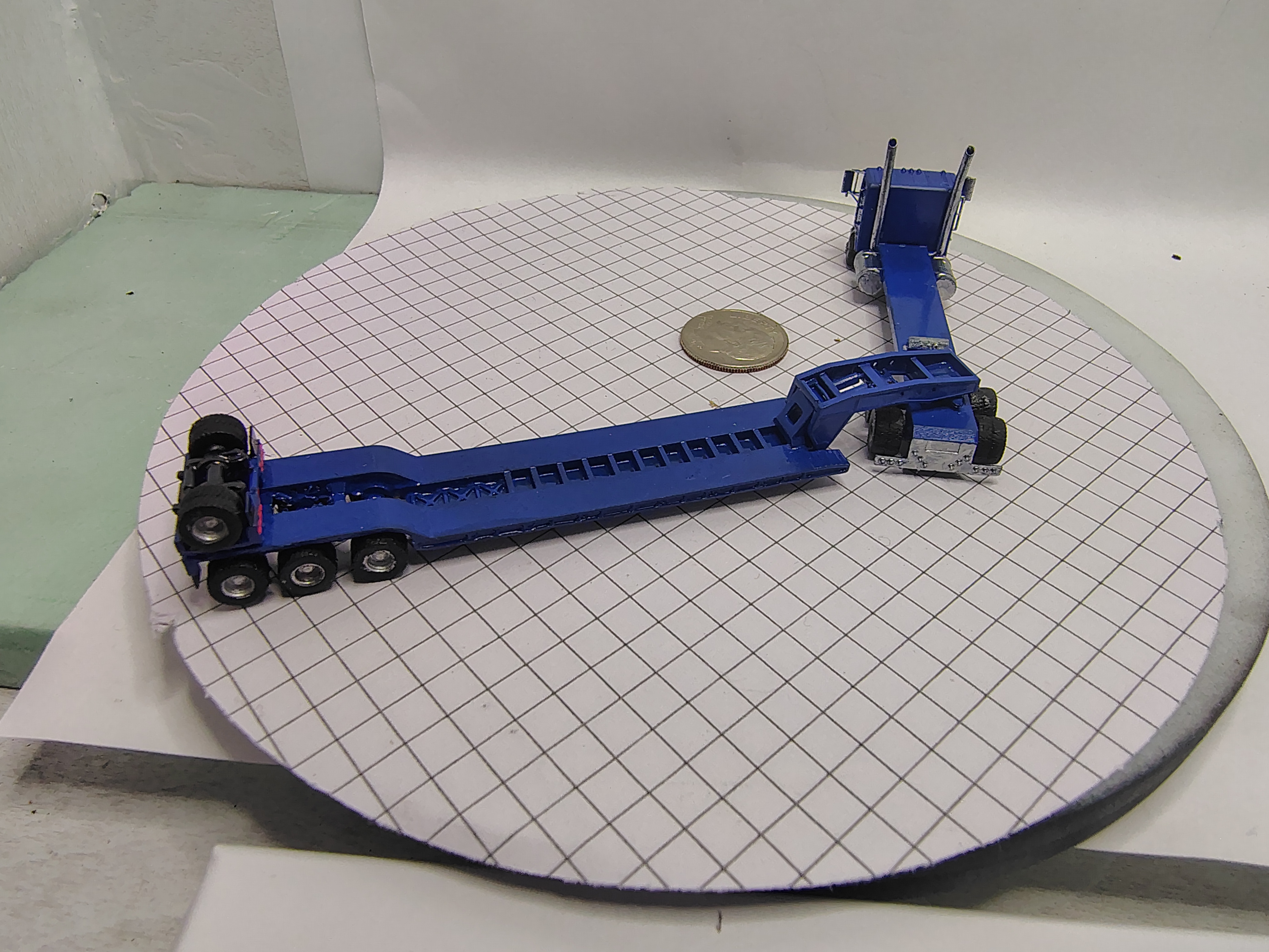 N Scale Freightliner Cab Over Stretch Chassis with lowboy Trailer