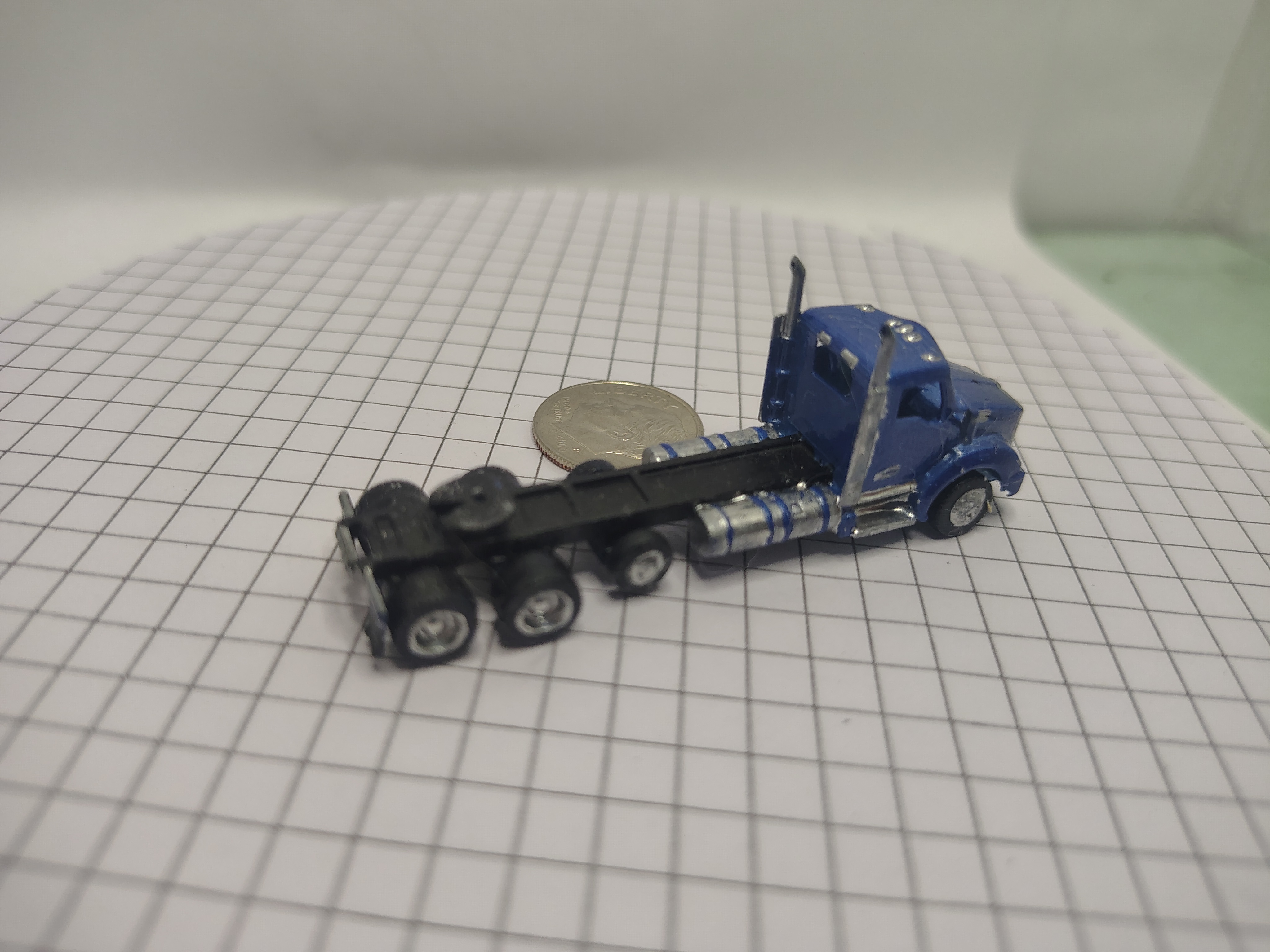 KW T-880 Daycab Triaxle 13