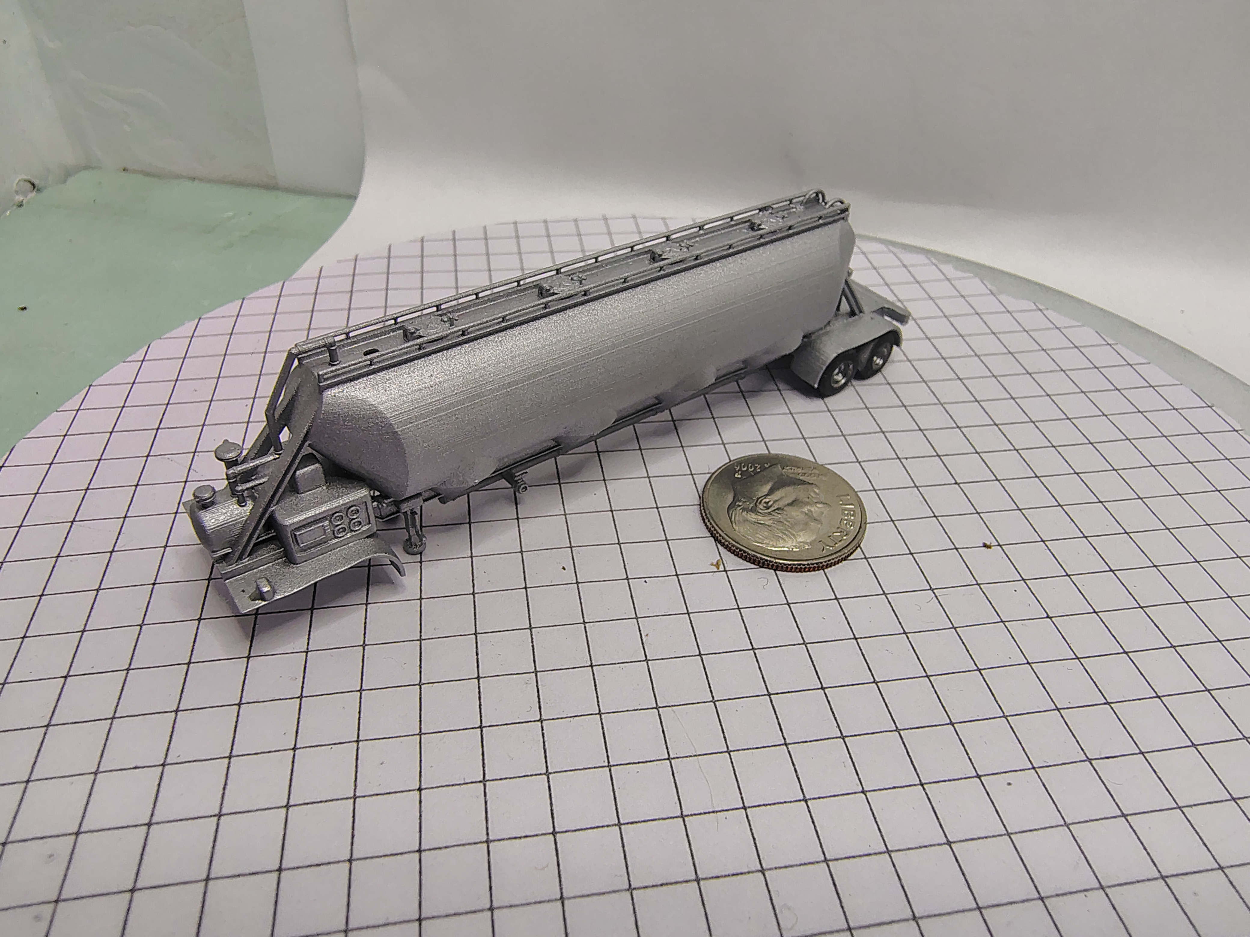 N Scale 4 Bay Dry Bulk Trailer