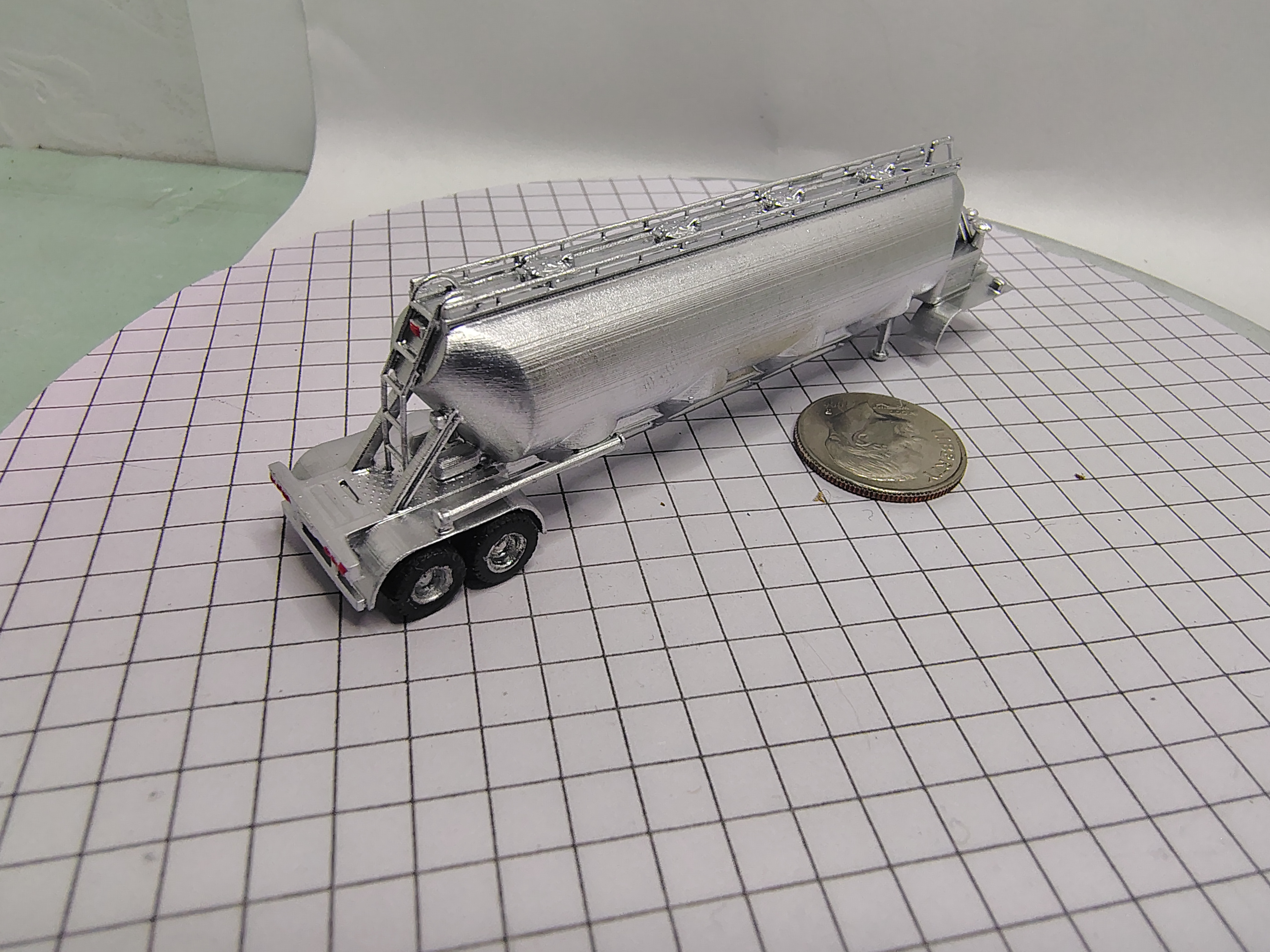 N Scale 4 Bay Dry Bulk Trailer 