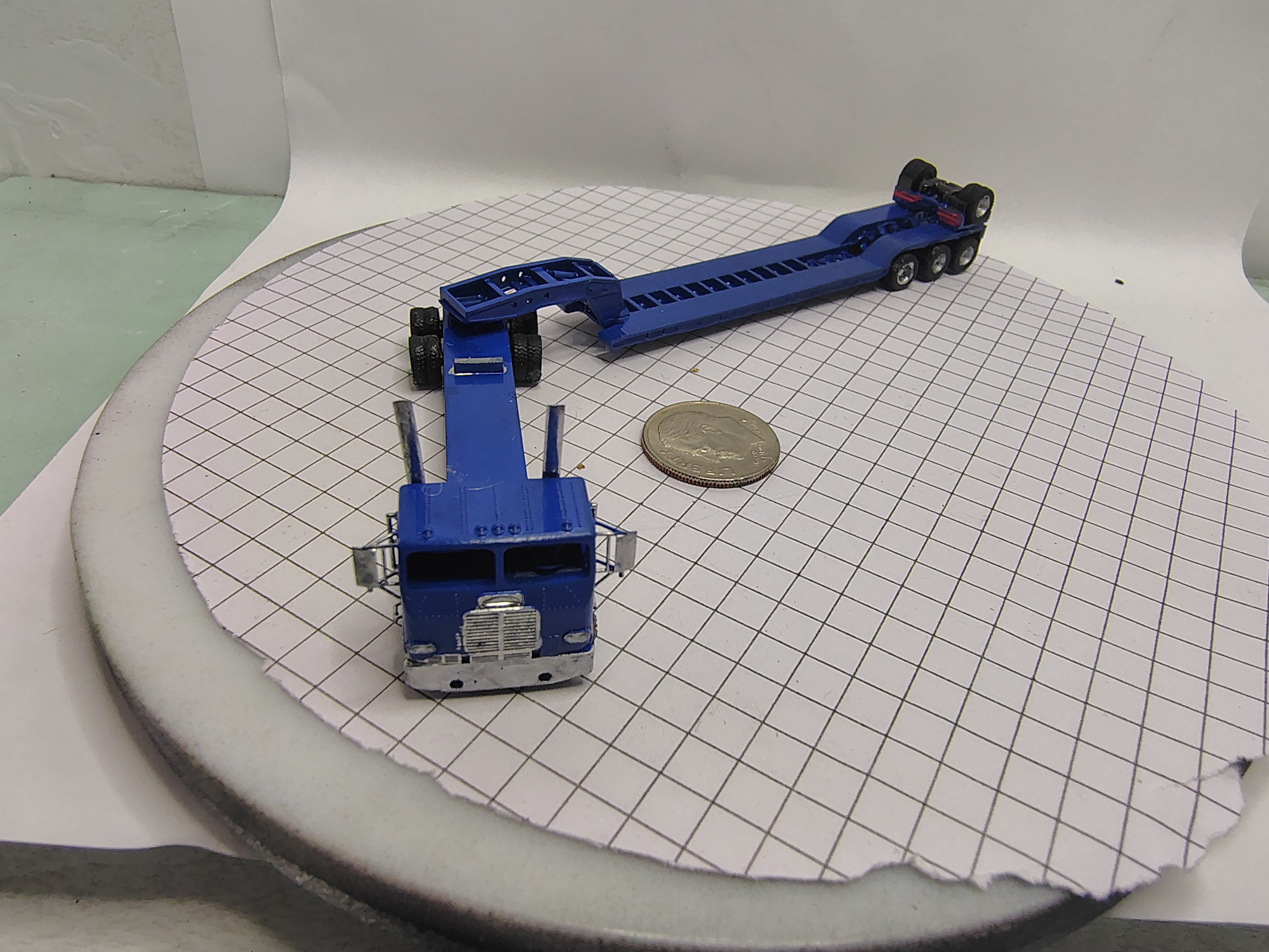 N Scale Freightliner Cab Over Stretch Chassis with lowboy Trailer