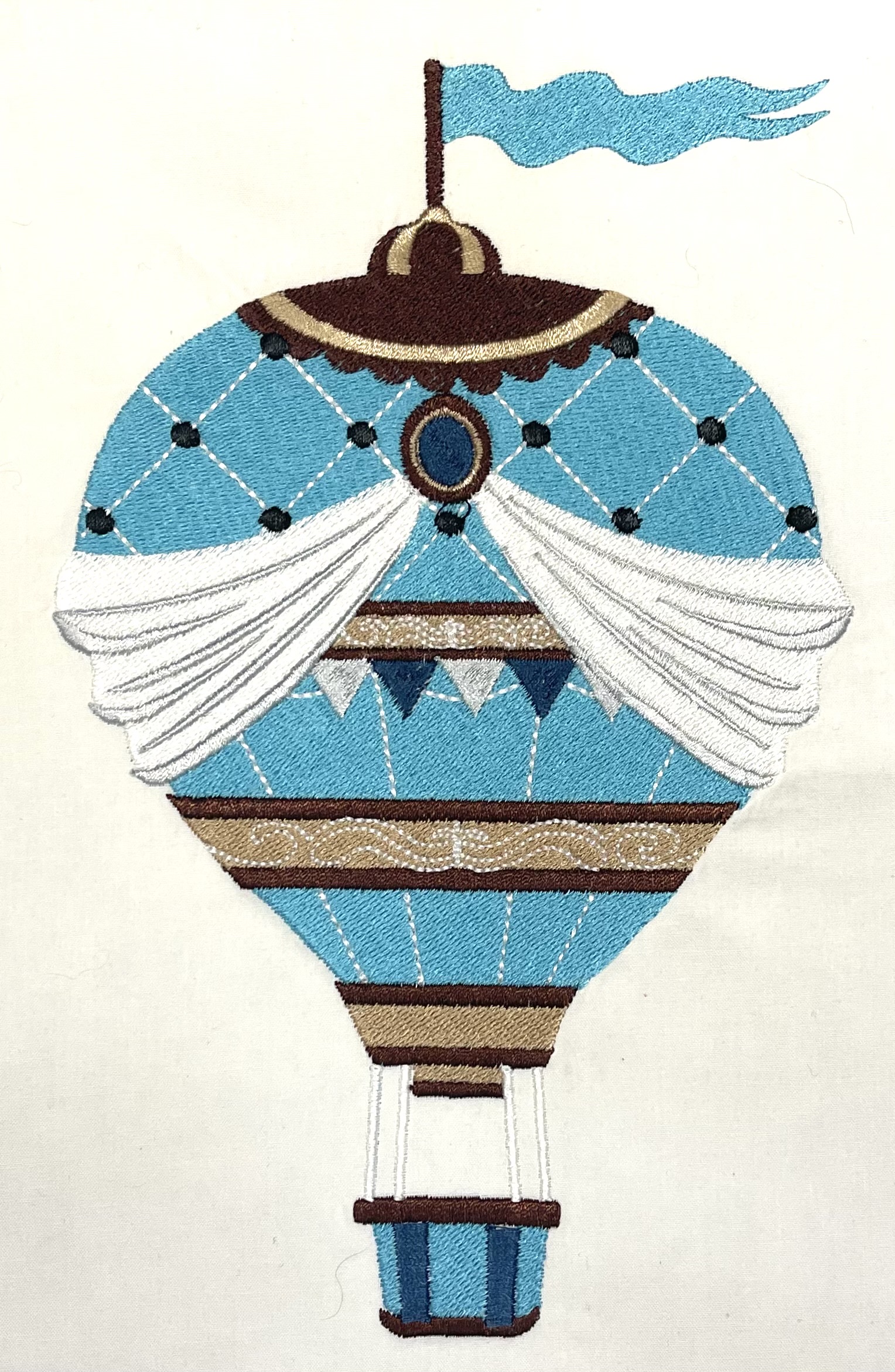 Cute fancy hot air balloon design for machine embroidery. In pes, dst, xxx and hus machine formats. Instant Download. For 6x10 hoop.