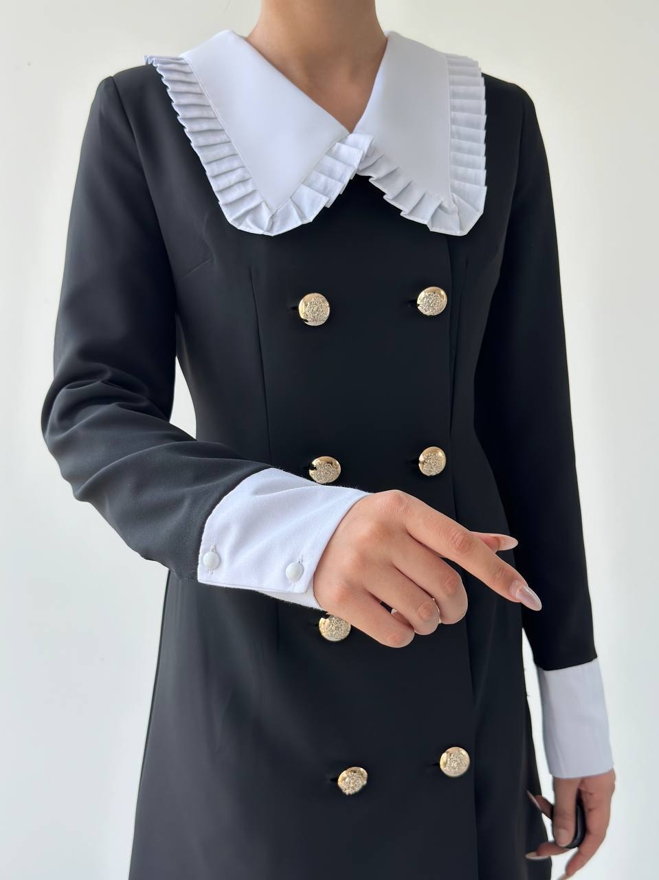 Juoda elegantiška švarko tipo suknelė