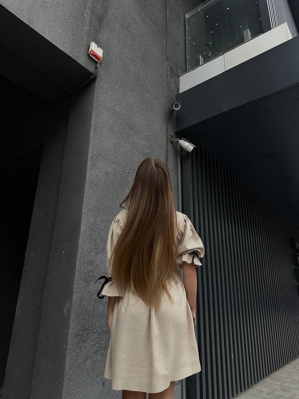 Rusva lininė suknelė