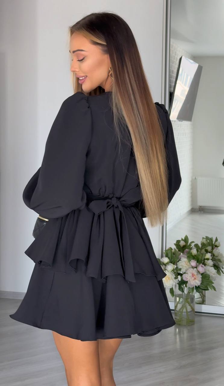 Juoda daili suknelė