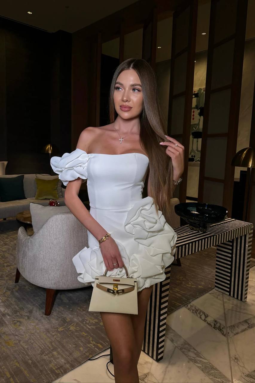 Balta elegantiška mini suknelė