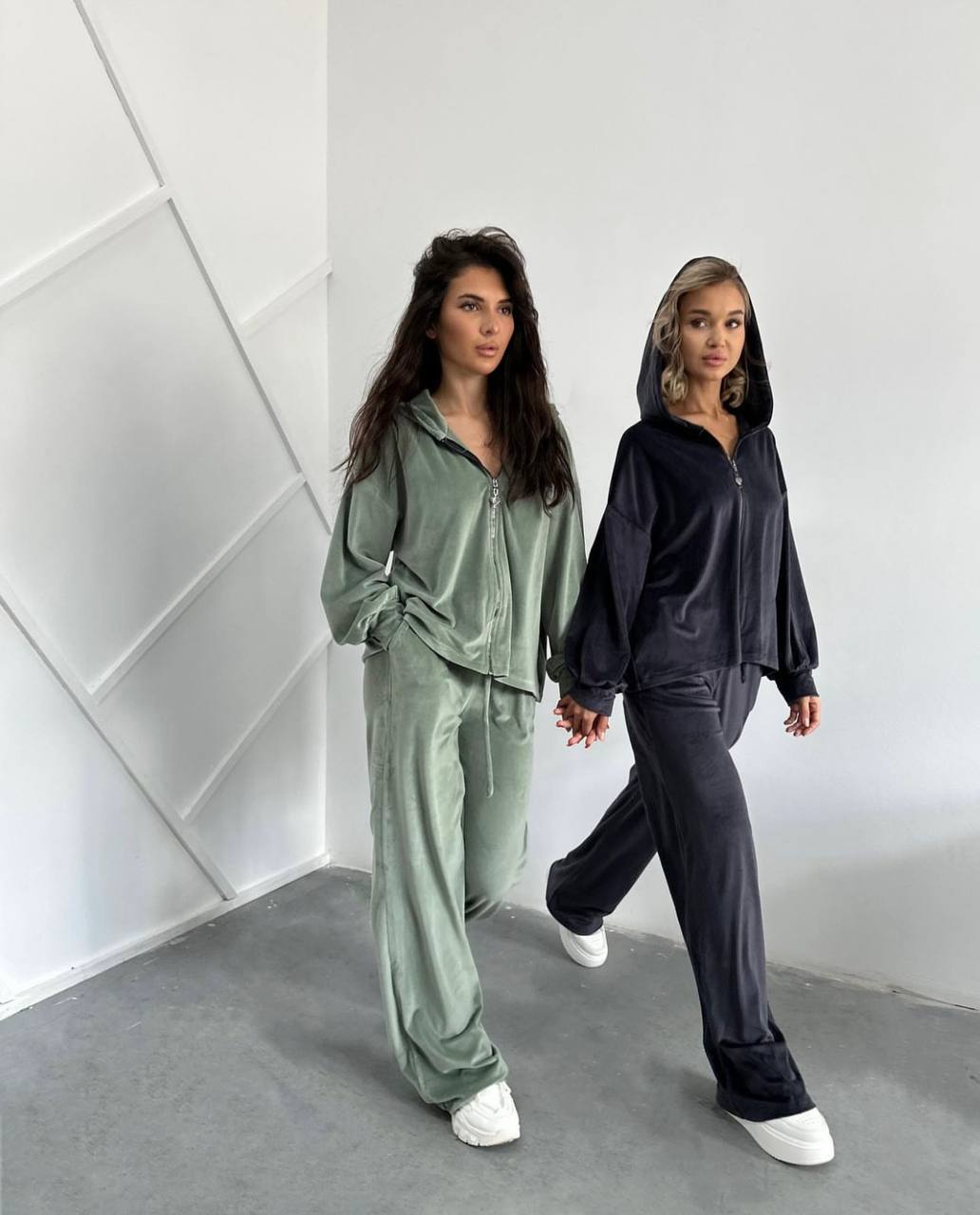 Juodas veliūrinis komplektas