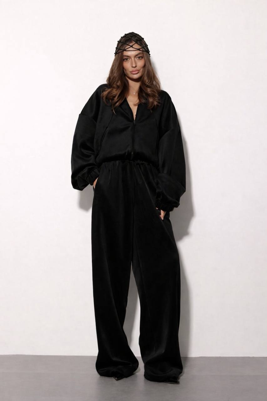 Juodas veliūrinis komplektas