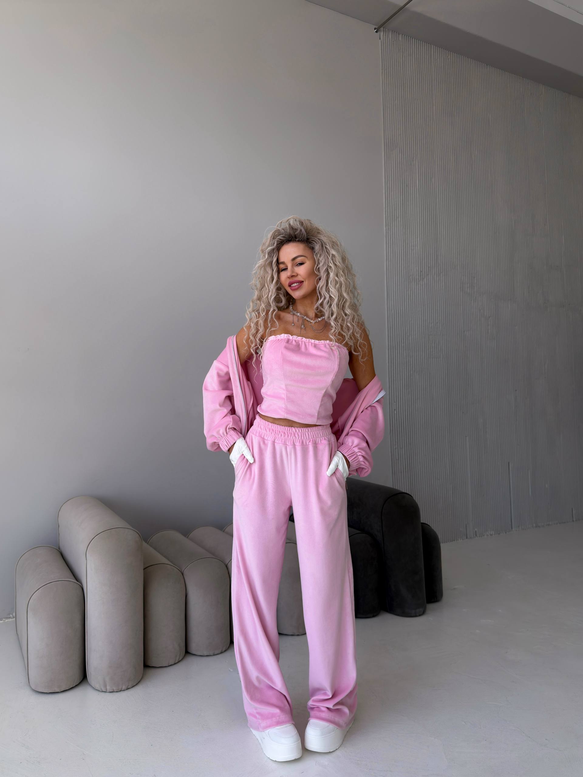 Šviesiai rožinis 3-jų dalių veliūro komplektas