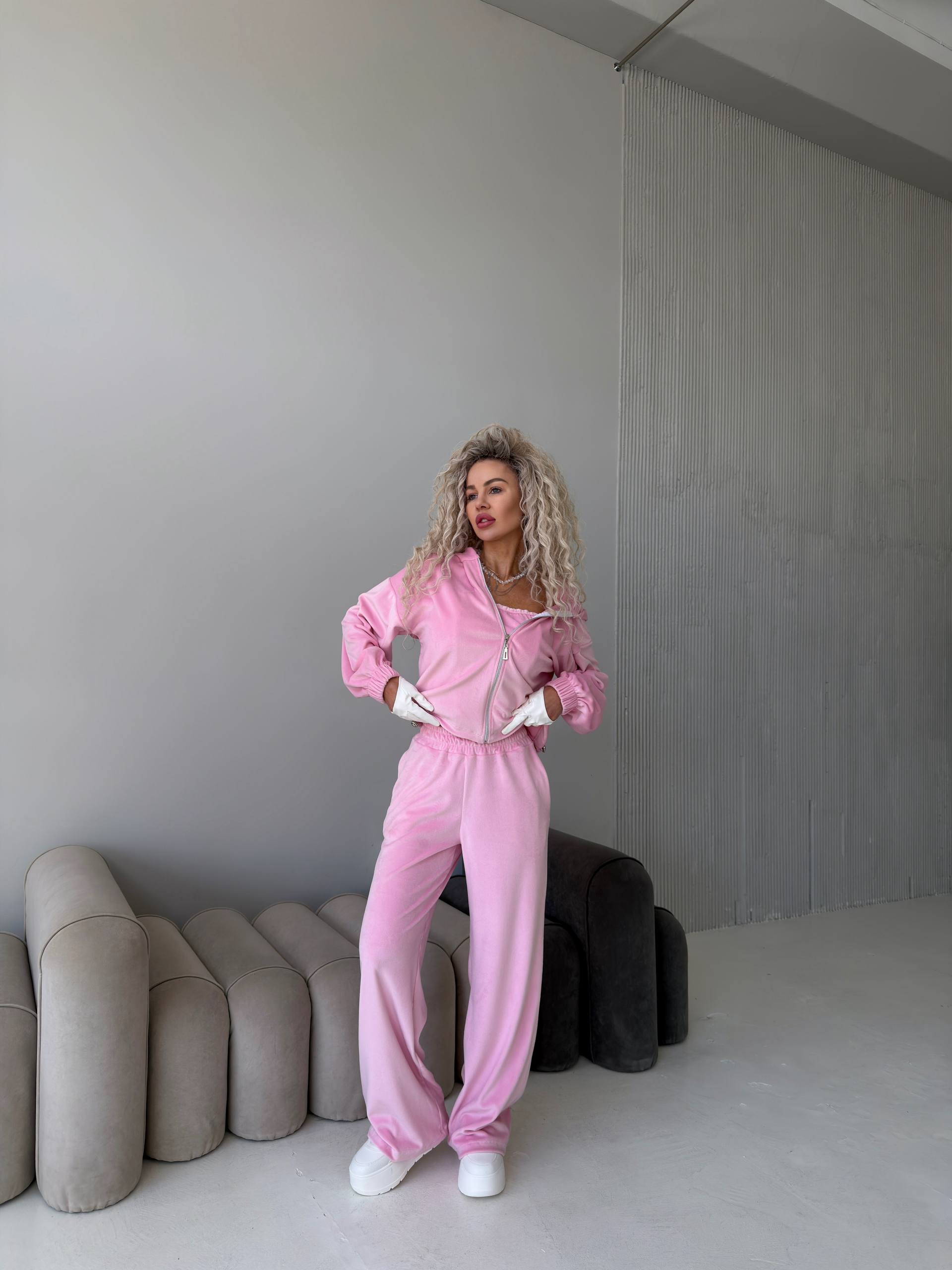 Šviesiai rožinis 3-jų dalių veliūro komplektas