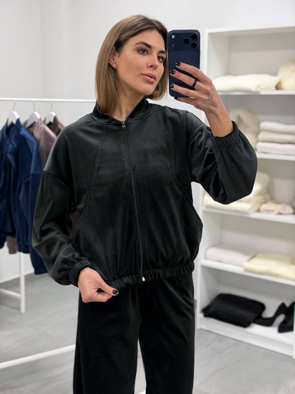 Juodas veliūrinis komplektas