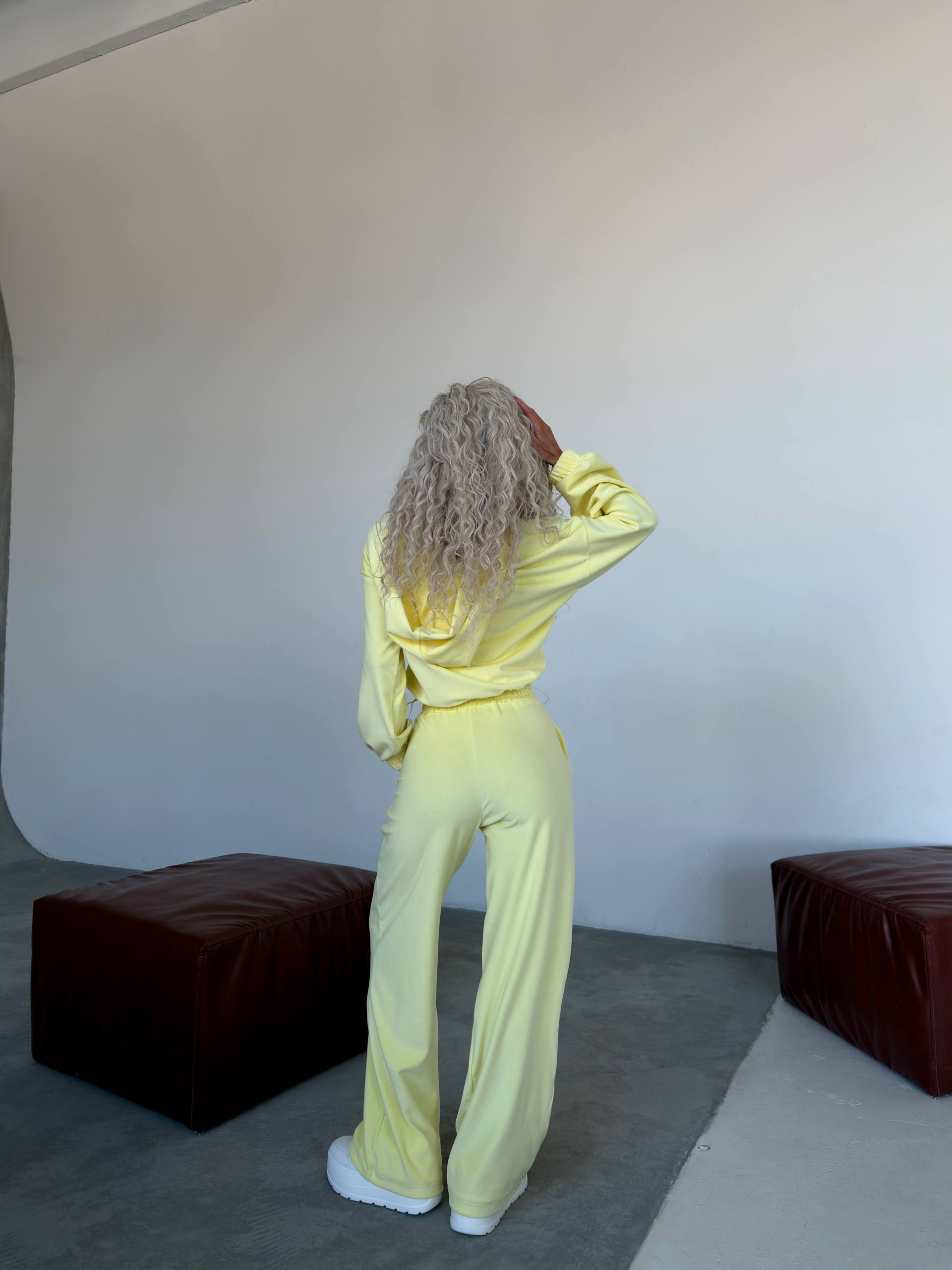 Šviesiai geltonas 3-jų dalių veliūro komplektas