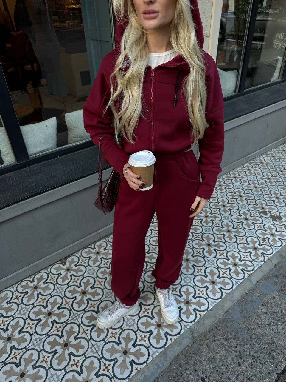 Juodas laisvalaikio kombinezonas