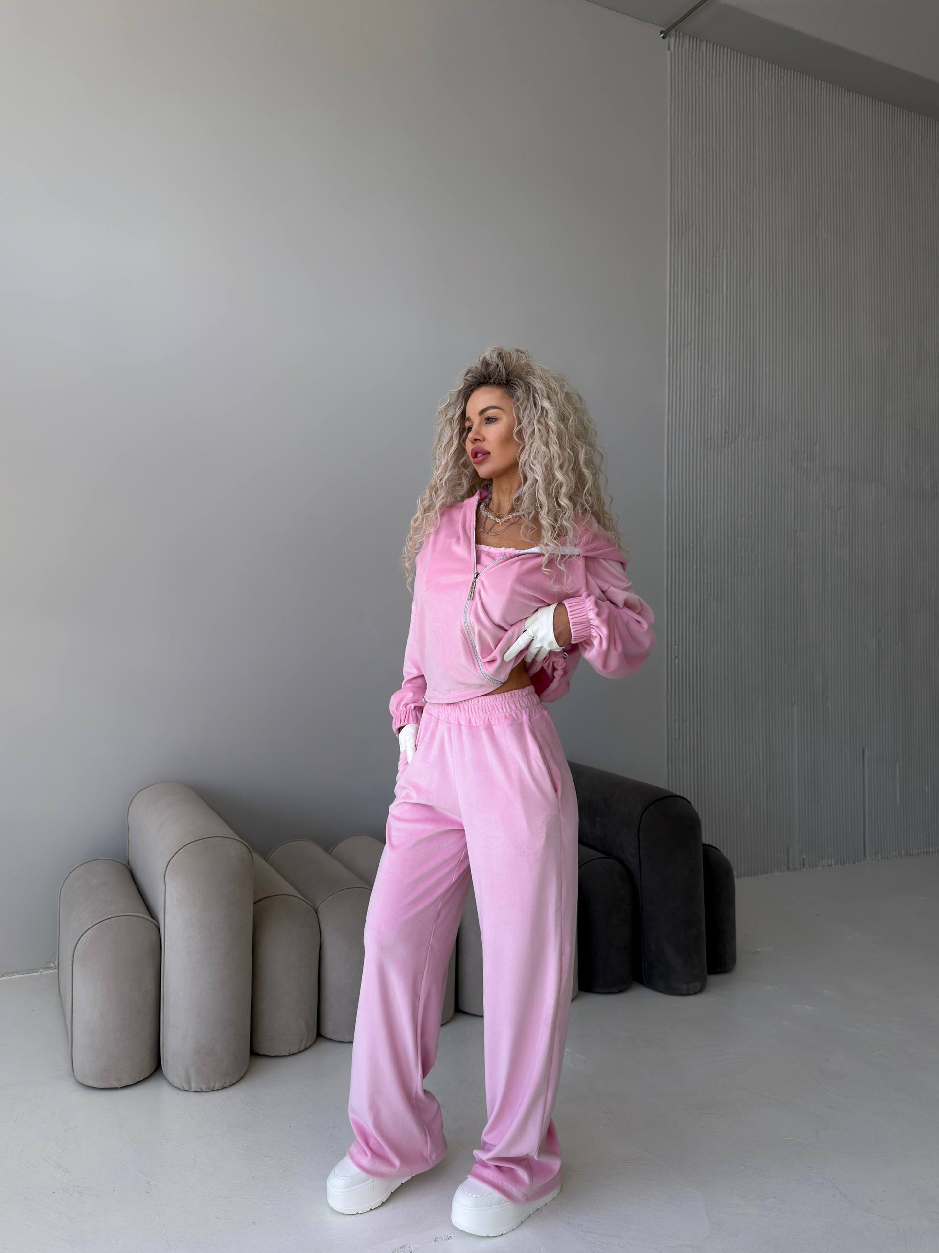 Šviesiai rožinis 3-jų dalių veliūro komplektas