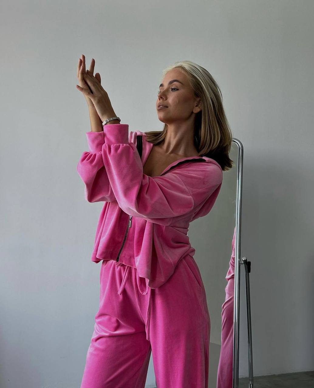 Rožinis veliūrinis komplektas