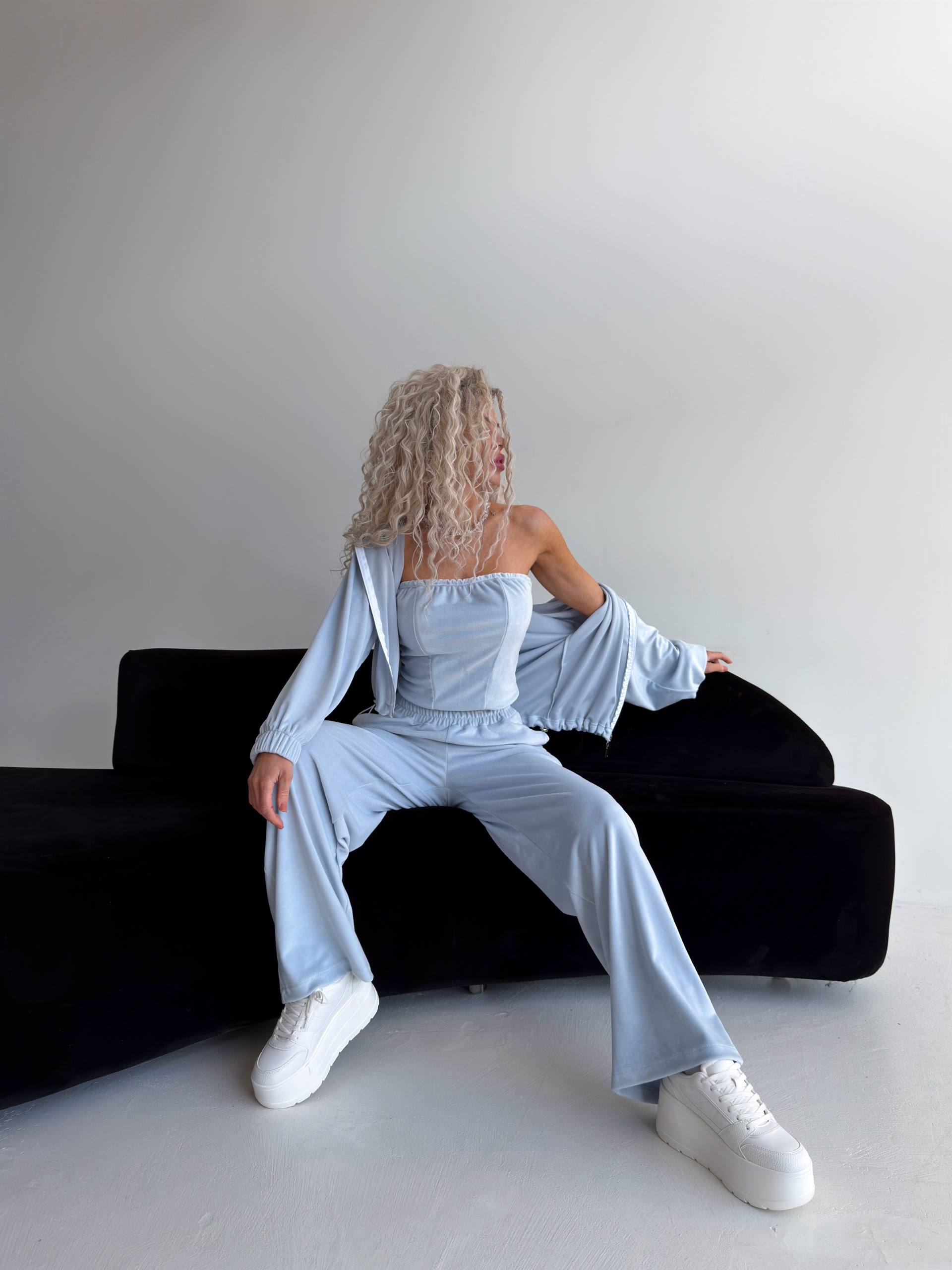 Šviesiai mėlynas 3-jų dalių veliūro komplektas