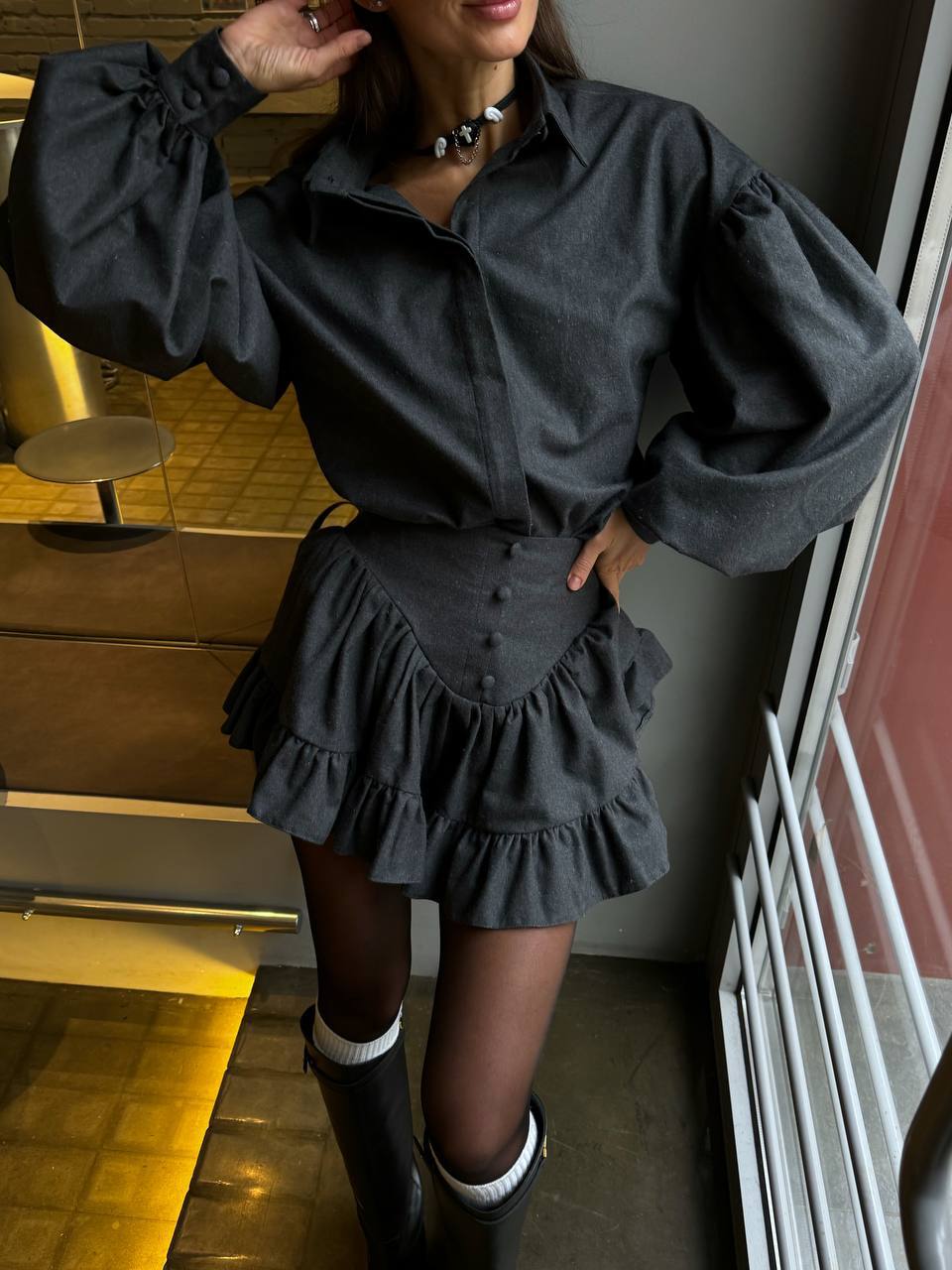 Tamsiai pilkas stilingas komplektas