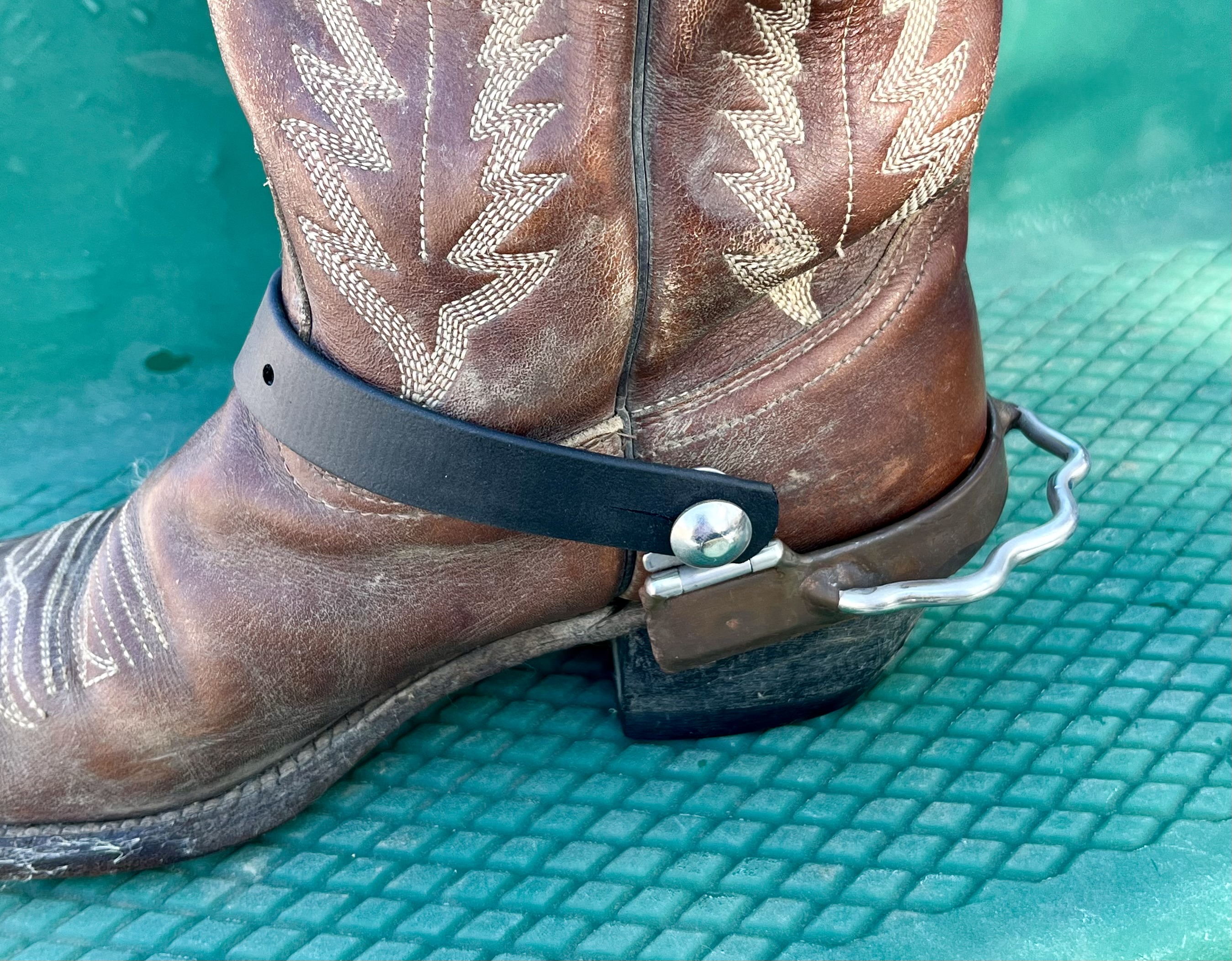 Design your own Western Spur Straps