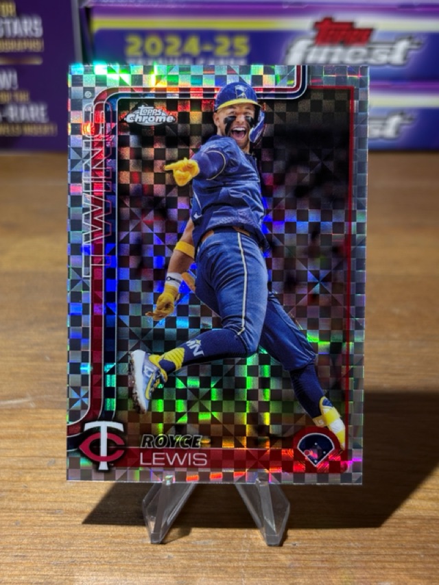 2025 Topps Chrome - X-Fractors - Royce Lewis - Minnesota Twins - 254