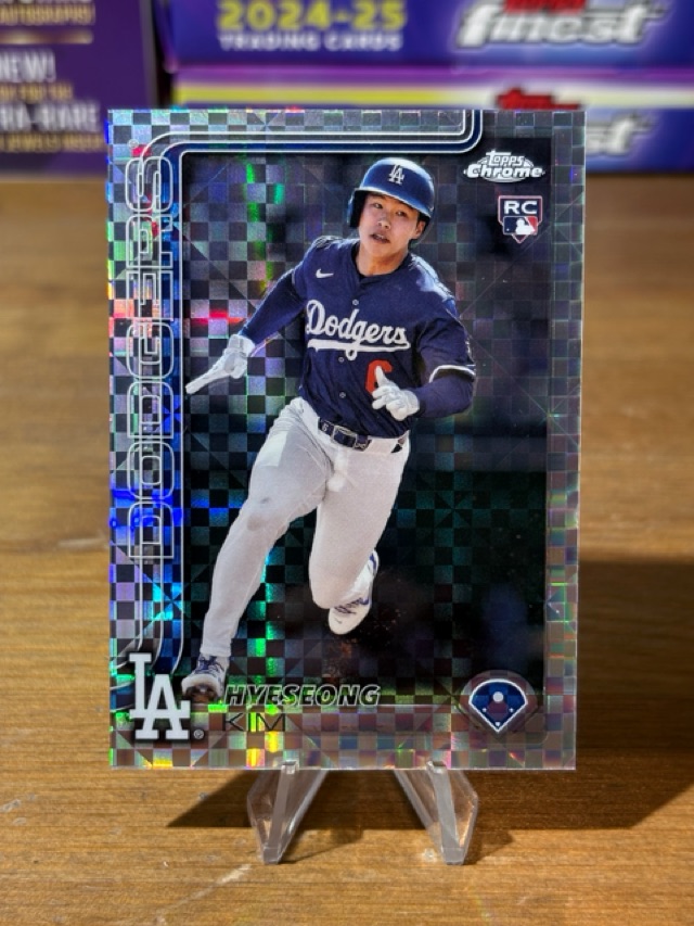 2025 Topps Chrome - X-Fractors - Hyeseong Kim - Los Angeles Dodgers - 152