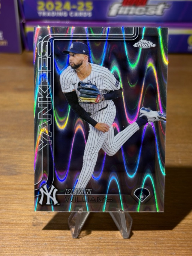 2025 Topps Chrome - Raywave Refractors - Devin Williams - New York Yankees - 153