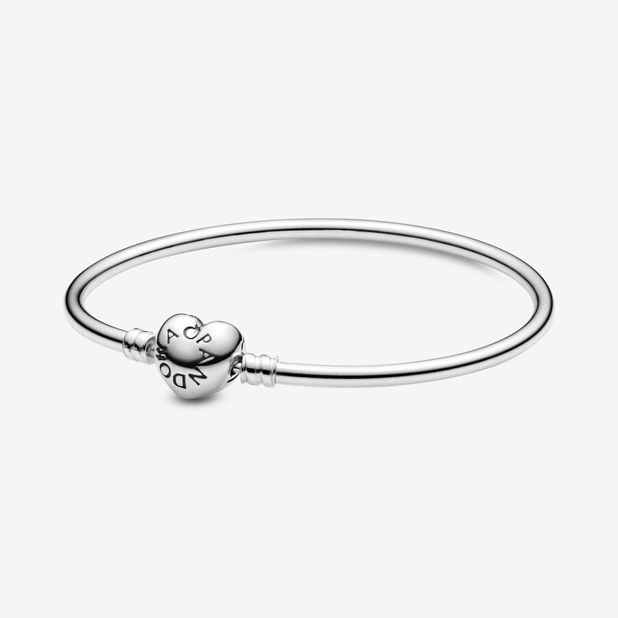 Pulsera rígida con cierre corazón