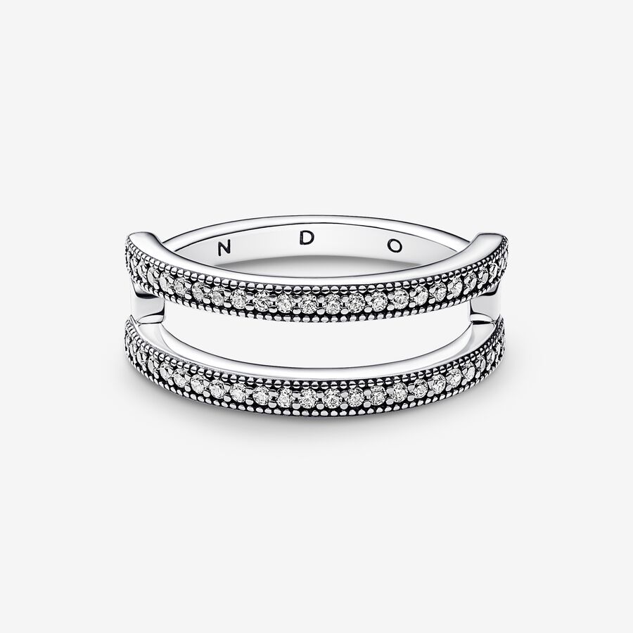 Anillo de banda doble con pavé y logo exclusivo de Pandora