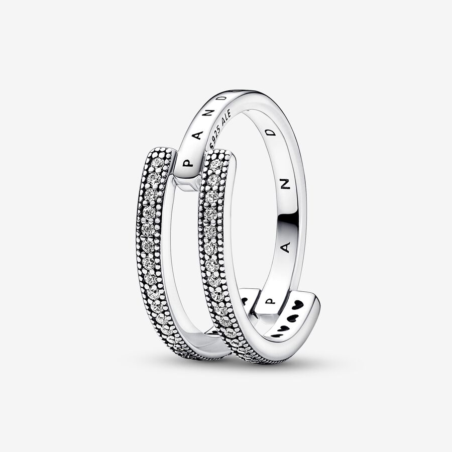 Anillo de banda doble con pavé y logo exclusivo de Pandora