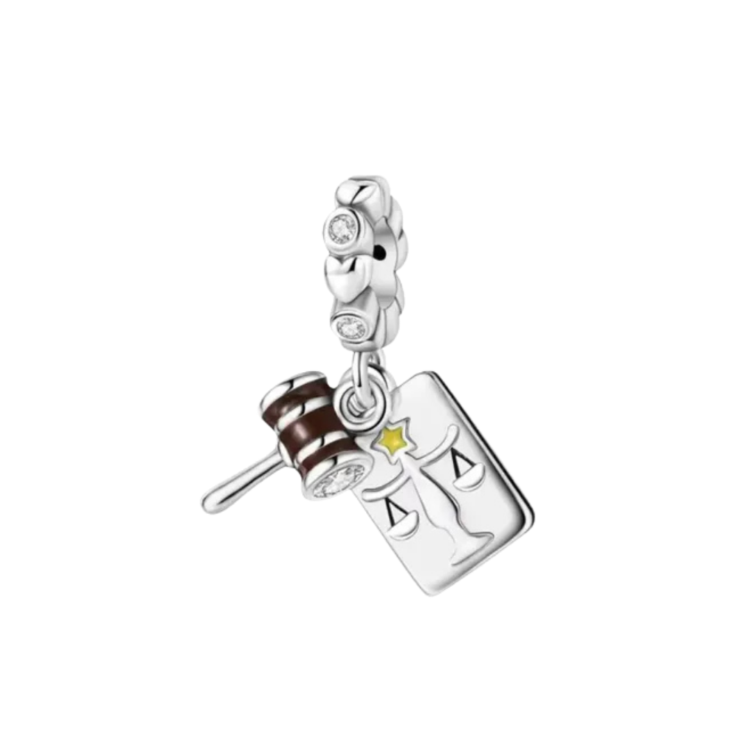 Charm colgante de justicia