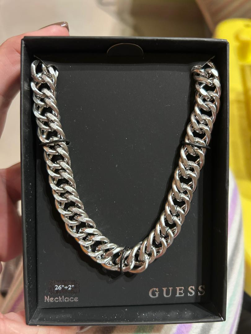 Collar Guess 